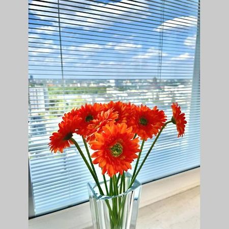Orange 2 2Xmetro Fast Wifi 50'Tv Netflix Hbo Appletv+ Panorama Daire Varşova Dış mekan fotoğraf